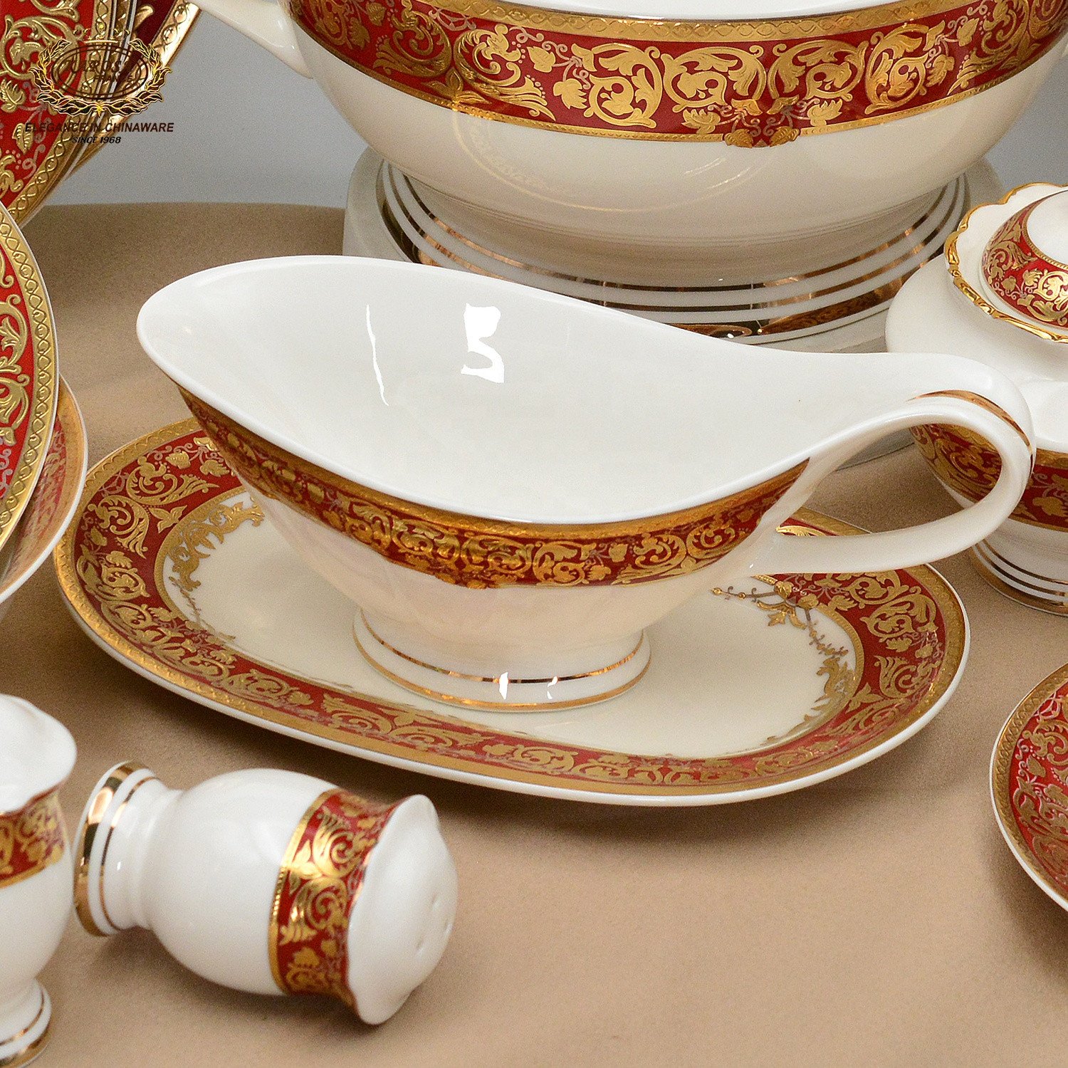 Royal Style Embossed Real Gold Dinnerware Set for 12 Persons Luxury Plates Bowls Set Fine China Dinner Sets
